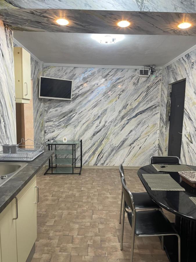 Guest House Târgu Jiu Екстериор снимка