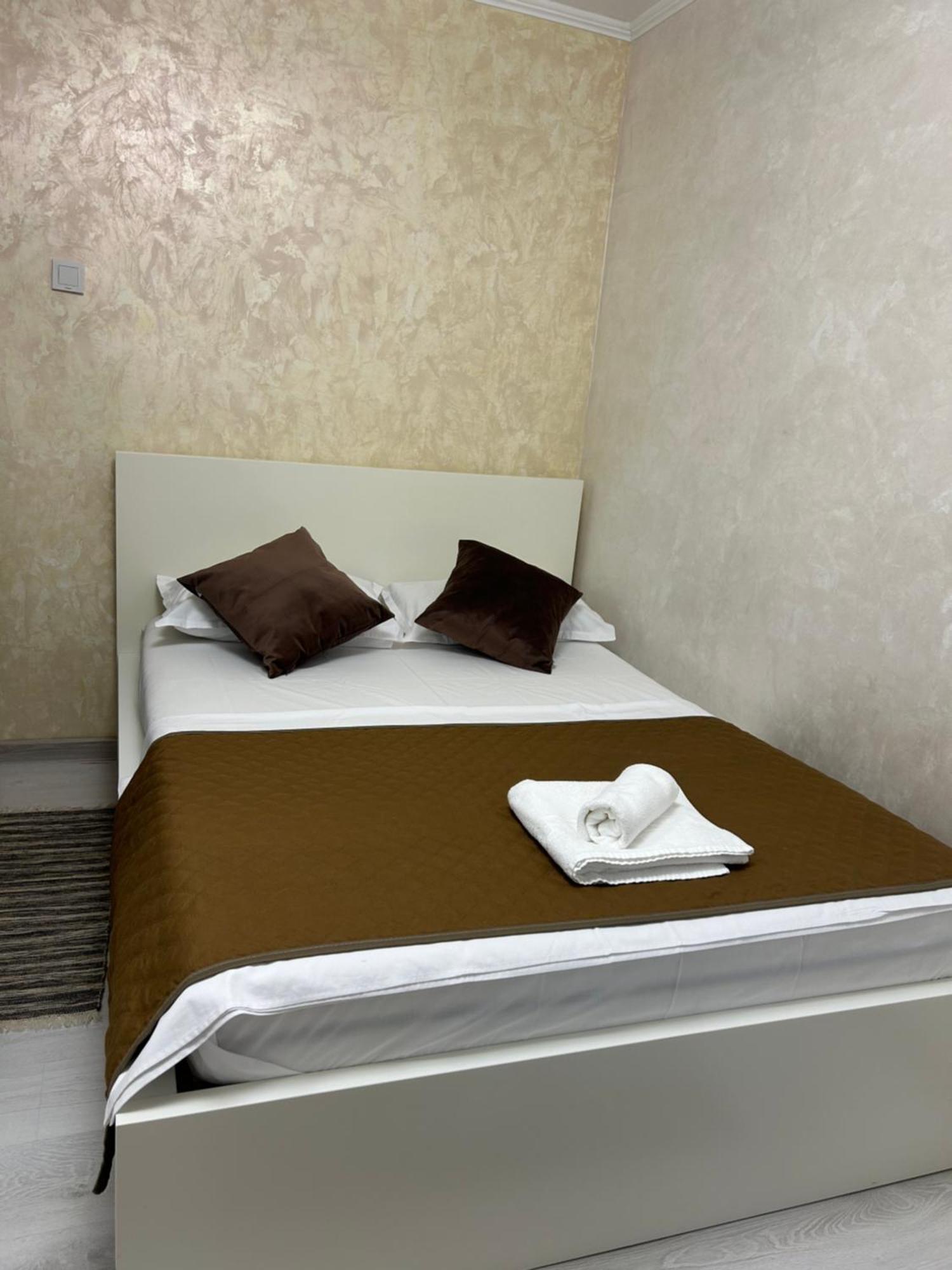 Guest House Târgu Jiu Екстериор снимка